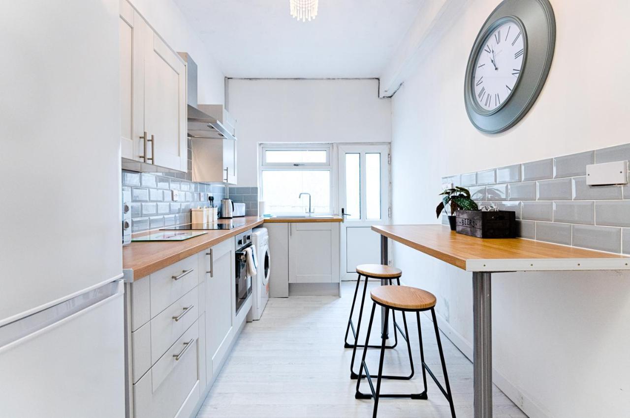 Make This Your Base! Tv In Every Bedroom! Merthyr Tydfil Buitenkant foto