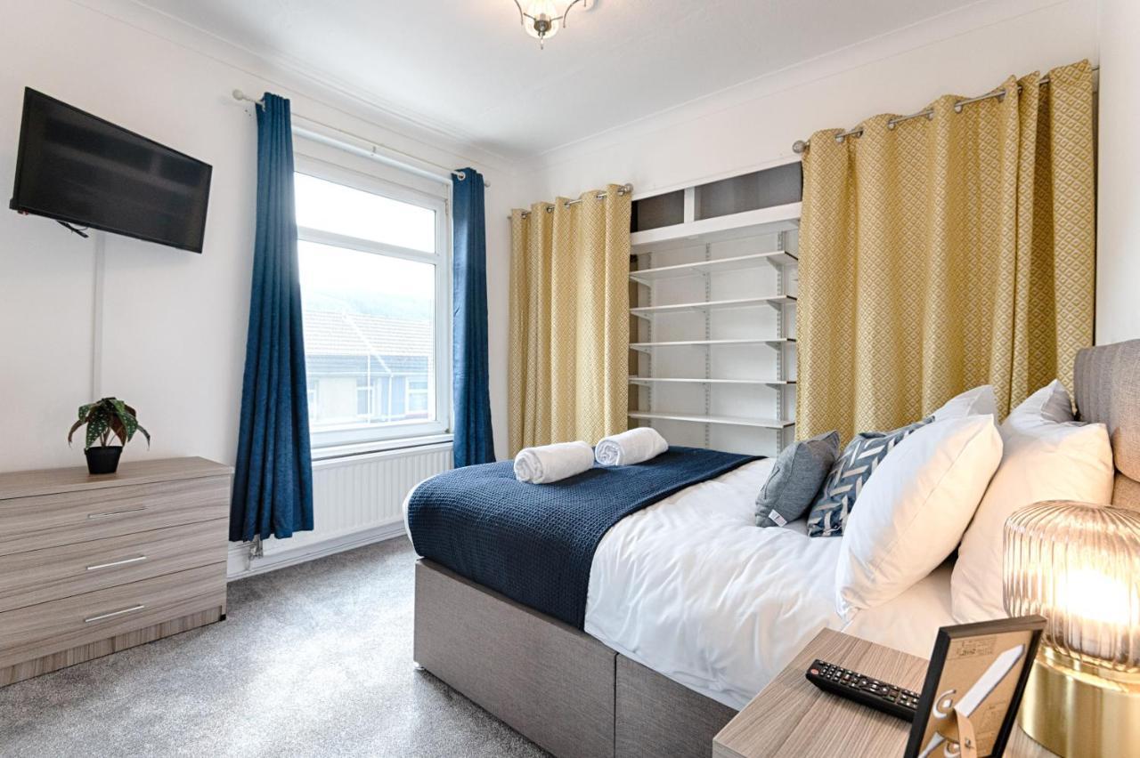 Make This Your Base! Tv In Every Bedroom! Merthyr Tydfil Buitenkant foto